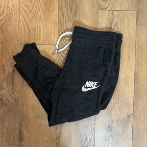 Nike capris
